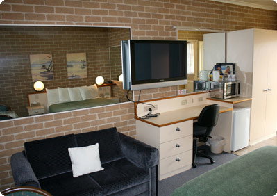 Grand Manor Motor Inn - Goulburn Accommodation 3