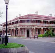Jens Town Hall Hotel - Goulburn Accommodation