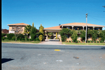 Grand Manor Motor Inn - Goulburn Accommodation