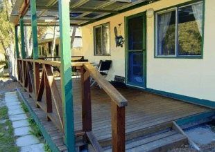 Peaceful Bay Chalets - Goulburn Accommodation 0