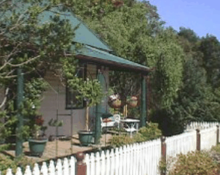 Trines Cottage - Goulburn Accommodation