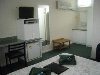 The Tree Motel - Goulburn Accommodation 4
