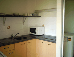 Club Surfers - Goulburn Accommodation 5