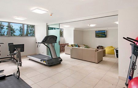 Fairshore Beachfront Apartments - Goulburn Accommodation 2