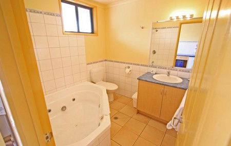 Seaview Motel & Apartments - Goulburn Accommodation 4