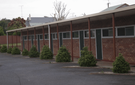 Le Cavalier Court Motel - Goulburn Accommodation 2