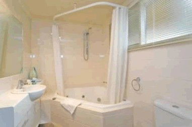 Whitecrest Great Ocean Road Resort - Goulburn Accommodation 3