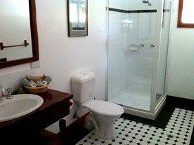 Daintree Manor - Goulburn Accommodation 2