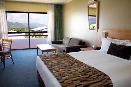 Rydges Plaza Cairns - Goulburn Accommodation 3