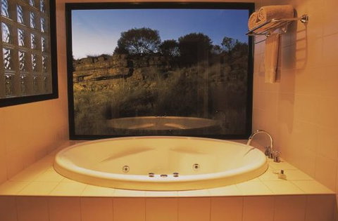 Kings Canyon Resort - Goulburn Accommodation 3