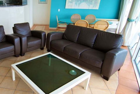 Surfers Mayfair - Goulburn Accommodation 1