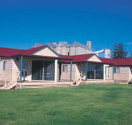 The Mac's Beachfront Villas - Goulburn Accommodation