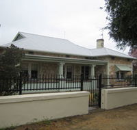 Naracoorte Cottages - MacDonnell House - Goulburn Accommodation