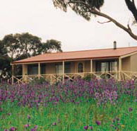 Windmill Cottage - Goulburn Accommodation