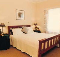 The Farm House - Goulburn Accommodation