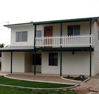 Louth Bay Holiday Apartment - Goulburn Accommodation