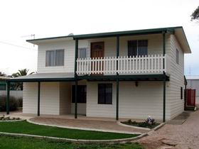 Louth Bay Holiday Apartment - Goulburn Accommodation 0