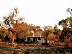 Sandalmere Cottage - Goulburn Accommodation 0