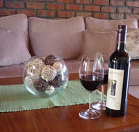The Creek Cottage - Goulburn Accommodation