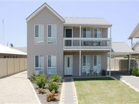 Rocks Retreat Holiday House - Goulburn Accommodation 0