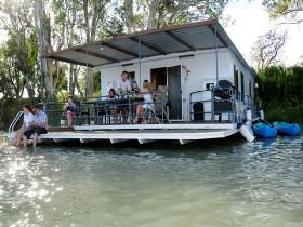 The Murray Dream Self Contained Moored Houseboat - Goulburn Accommodation 0