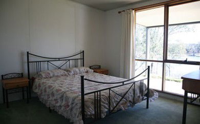 Toolunka Estate Cottage - Goulburn Accommodation 3