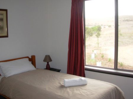 The Bird Hide - Goulburn Accommodation 5