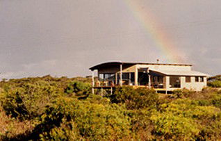 Saar Beach House - Goulburn Accommodation 3