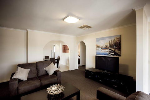 Balcony On Sixth Lodge - Goulburn Accommodation 3