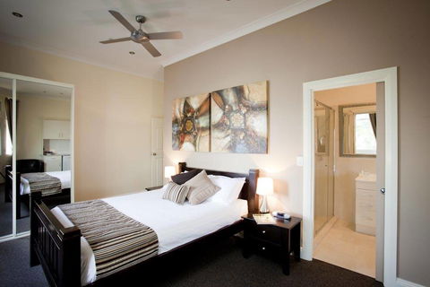 Balcony On Sixth Lodge - Goulburn Accommodation 4