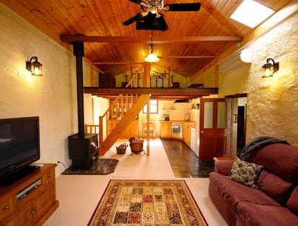 The Old Oak Bed And Breakfast - The Barn - Goulburn Accommodation 4