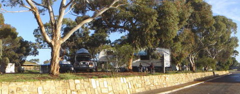 Long Island Caravan Park Cabins - Goulburn Accommodation 8