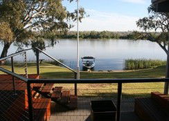 River Vine - Goulburn Accommodation 4
