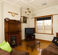 Semaphore Beach House - Goulburn Accommodation