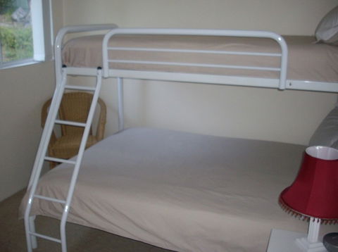 Riverfront Holiday House - Goulburn Accommodation 5