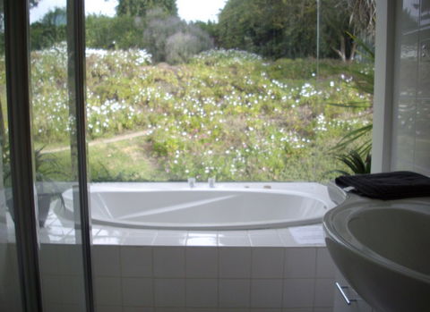 Riverfront Holiday House - Goulburn Accommodation 9