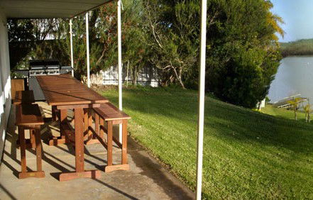 Riverfront Holiday House - Goulburn Accommodation 10