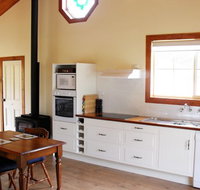 The Old Oak Bed and Breakfast - The Shearing Quarters - Goulburn Accommodation