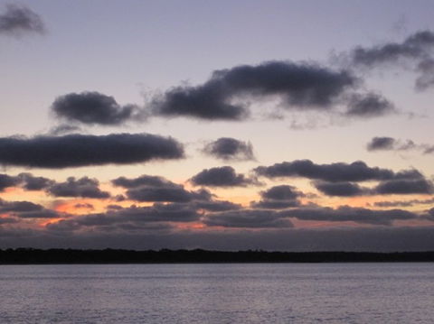 Wallaby Beach House - Goulburn Accommodation 2