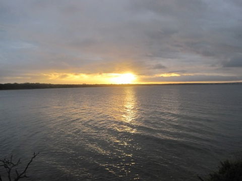 Wallaby Beach House - Goulburn Accommodation 6