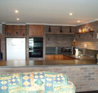 Three Hut Point Waterfront Accommodation - Goulburn Accommodation