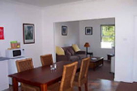 Giants' Table And Cottages - Goulburn Accommodation 0