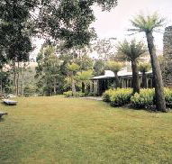 Tullah Lakeside Lodge - Goulburn Accommodation