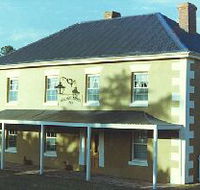 Wilmot Arms Inn - Goulburn Accommodation