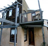 Pamela's Beach House  Studio - Goulburn Accommodation