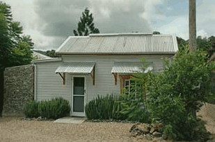 Mavis's Kitchen and Cabins - Goulburn Accommodation