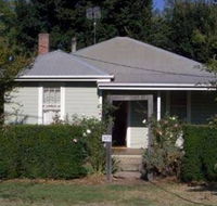 Honeysuckle Cottage Jingellic - Goulburn Accommodation