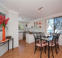 Magnus Street Treetops - Goulburn Accommodation