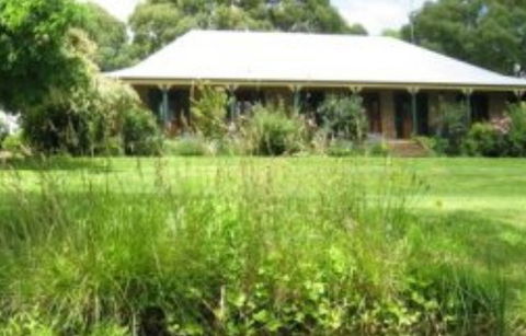 Accommodation Pinn Cottage - Goulburn Accommodation 1