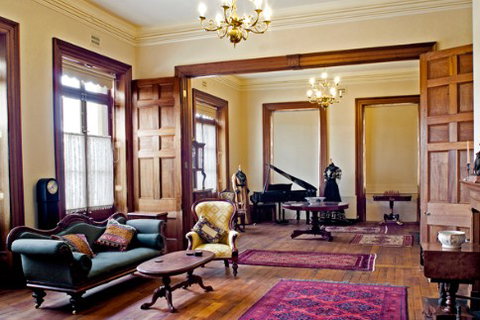 Mandelson's Of Goulburn - Goulburn Accommodation 2